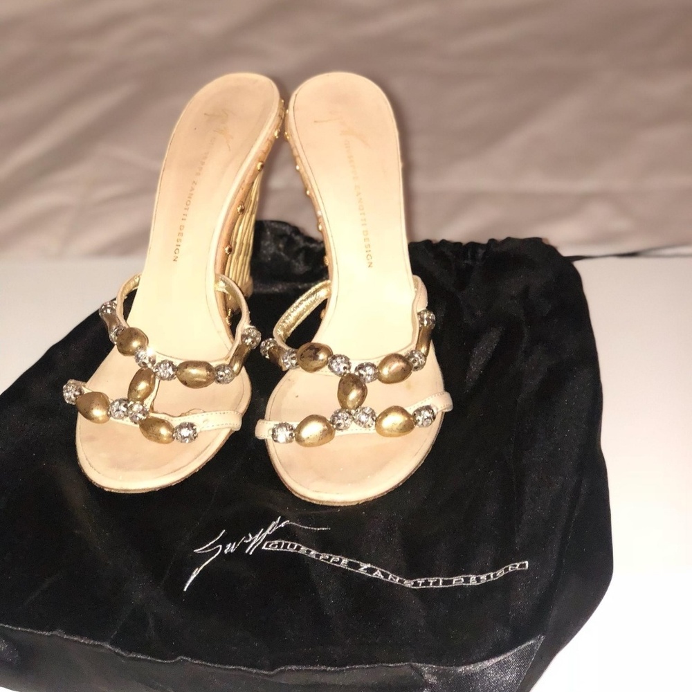 Ladies heels